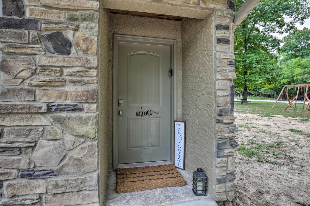 The Cozy Cottage With Lake Taneycomo Access! Branson Exteriér fotografie